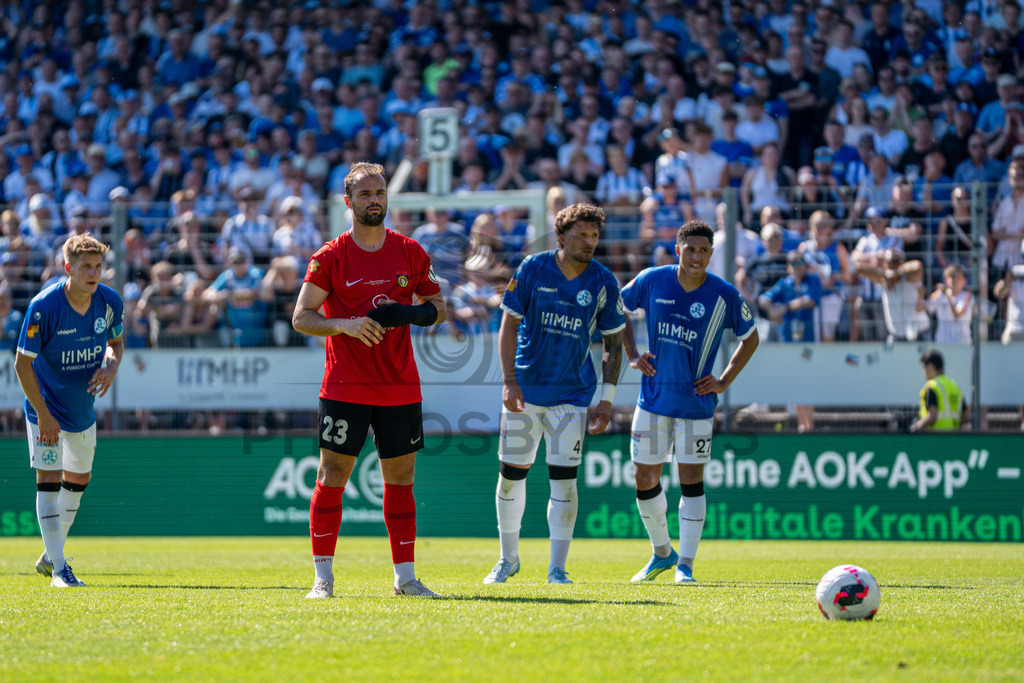 Stuttgarter Kickers vs. SG Sonnenhof Großaspach, Fussball, WFV-Pokal, Finale, 23.05.2026 | Fabian Eisele (SG Sonnenhof Großaspach, #23) tritt zum Elfmeter an und verwandelt ihn zum 0:2,Stuttgarter Kickers vs. SG Sonnenhof Großaspach, Fussball, WFV-Pokal, Finale, 23.05.2026