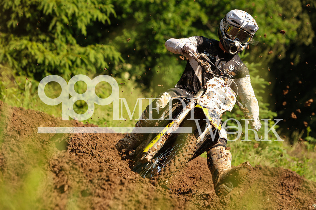 5E6A3667 | 989 MEDIAWORK