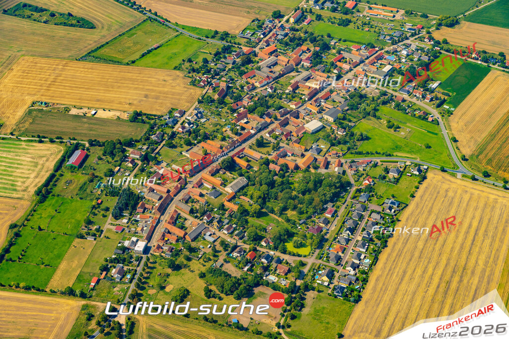 Luftaufnahme Heeren Sälinger Straße Stendal - Die Luftaufnahme wurde 2025 vom UL-Flugzeug heraus erstellt ( ohne Drohne ) - Hochauflösende Luftaufnahme - für professionelle Ausdrucke geeignet. Die Geschenkidee !Mit Lizenz und Bildrechte bestellbar