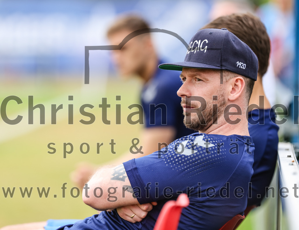 2023-06-30_087_FC_Langengeisling_gegen_VfB_Forstinning | Erding, Deutschland, 30.06.2023:
Fußball, Bezirksliga Oberbayern Ost 2023 / 2024, Testspiel, FC Langengeisling gegen VfB Forstinning, Endergebnis: 3:0

Co-Trainer Douglas Wilson (FC Langengeisling)

Foto: Christian Riedel / fotografie-riedel.net