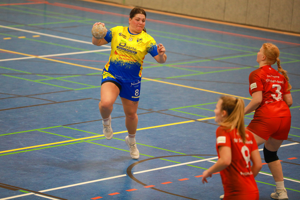 SvSchermbeck_SVN_061225_154 | Bildergalerie von Sport-Ereignissen aber auch von weiteren spannenden Dingen - nicht nur vom Niederrhein. In Anlehnung an den bekannten Spruch von Hanns Dieter Hüsch heißt das Motto: "Niederrhein ist überall".  - Realisiert mit Pictrs.com