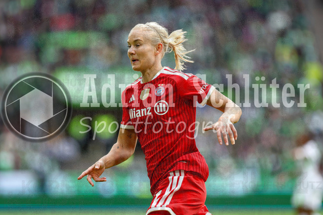 14.05.2026, GER, Fussball, Frauen, DFB-Pokal, Finale, Saison 2025/2026, VfL Wolfsburg - FC Bayern München | Pernille Harder (Bayern) schaut