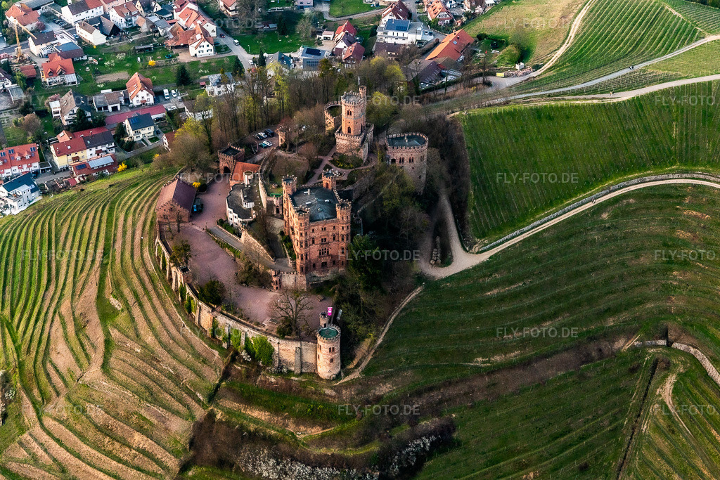 Luftbild: Burganlage des Schloß in Ortenberg im Bundesland Baden-Württemberg in Deutschland. – Foto: IMG_120389.jpg vom 17.03.2020 durch Werner Riehm/FLY-FOTO.de – Auflösung des Originals: 4905 x 3270 px