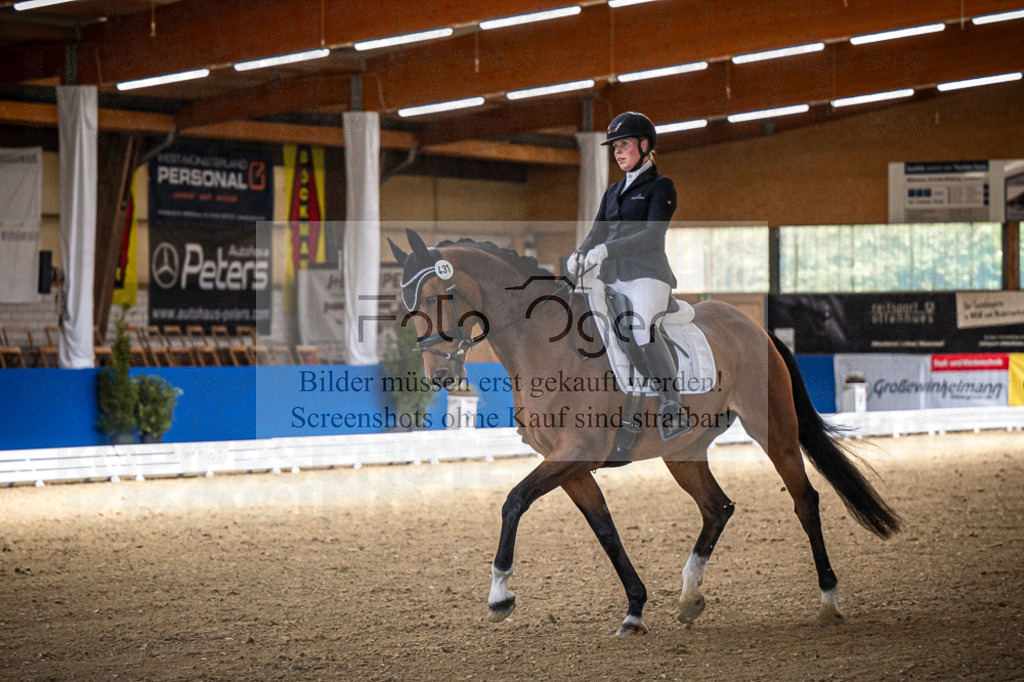 DOS_0294 | Entdecke hochwertige Reitturnierfotos von Foto Oger. Professionell, emotional und authentisch – jetzt Lieblingsmomente im Shop bestellen.Deutschlandweite Turnierfotografie. - Realisiert mit Pictrs.com