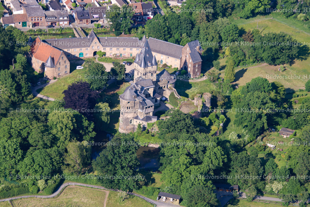 Schloss Hülchrath Grevenbroich Creative Airphotography-3164 | Luftbilder und Luftbildfotografie , Digital und Printbilder auf Leinwand , Alu Dibond , Acrylglas , Poster oder Download-Datei für private und gewerbliche Verwendung im Shop online bestellen. - Realisiert mit Pictrs.com