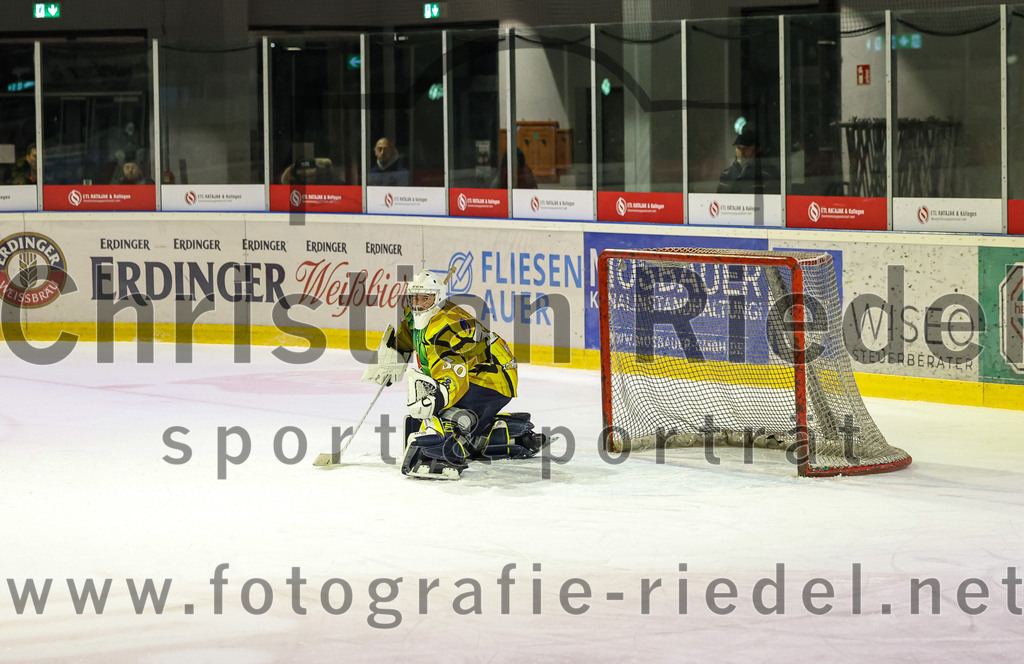 2022-12-16_117_TSV_Erding_gegen_EC_Pfaffenhofen | Erding, Deutschland, 16.12.2022:
Eishockey, Bayernliga 2022 / 2023, 21. Spieltag, TSV Erding gegen EC Pfaffenhofen, Endergebnis: 14:1

Torwart Hannes Kiefer (EC Pfaffenhofen, #30)

Foto: Christian Riedel / fotografie-riedel.net