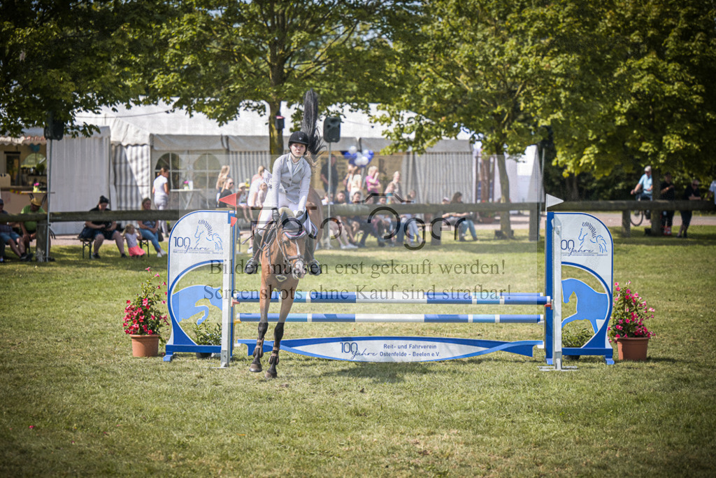 DOS_6346 | Entdecke hochwertige Reitturnierfotos von Foto Oger. Professionell, emotional und authentisch – jetzt Lieblingsmomente im Shop bestellen.Deutschlandweite Turnierfotografie. - Realisiert mit Pictrs.com