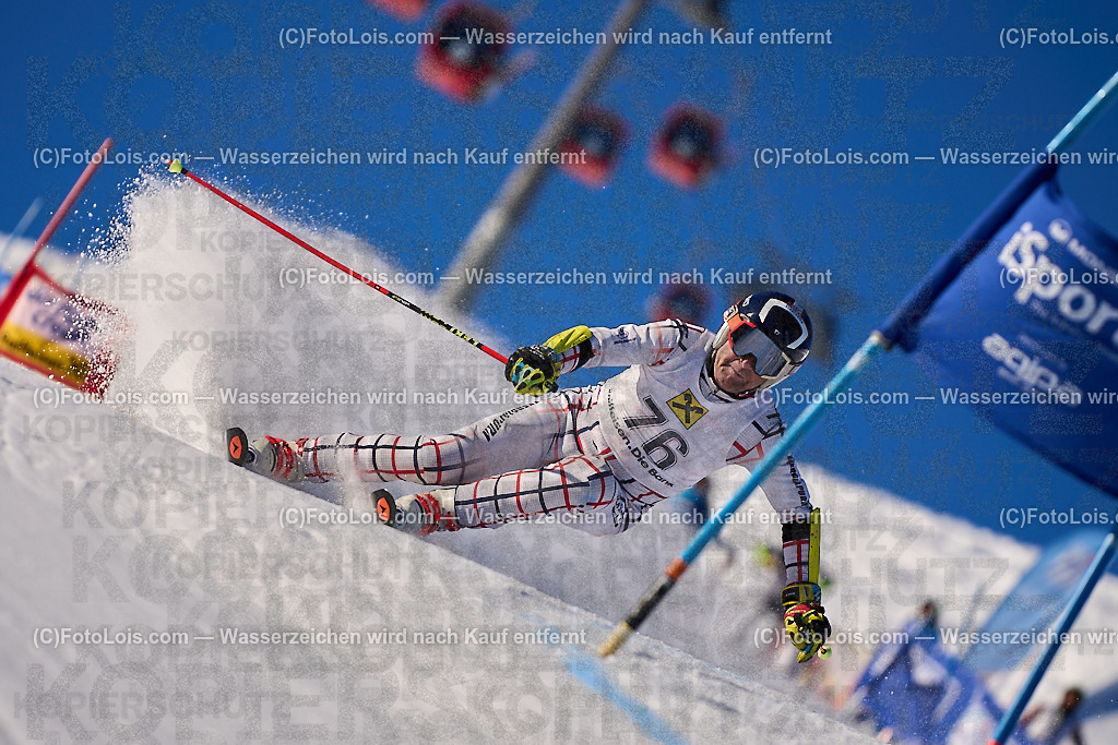 ALP2959_MASTERS-Cup_GS-B Herrn_Vanous Bohuslav | (C)FotoLois.com, Alois Spandl. FIS Masters-Cup Wildschönau, Giant Slalom auf der Piste Schatzberg GS, Siegerehrung auf dem Dorfplatz Niederau, Sa 13. Januar 2024.