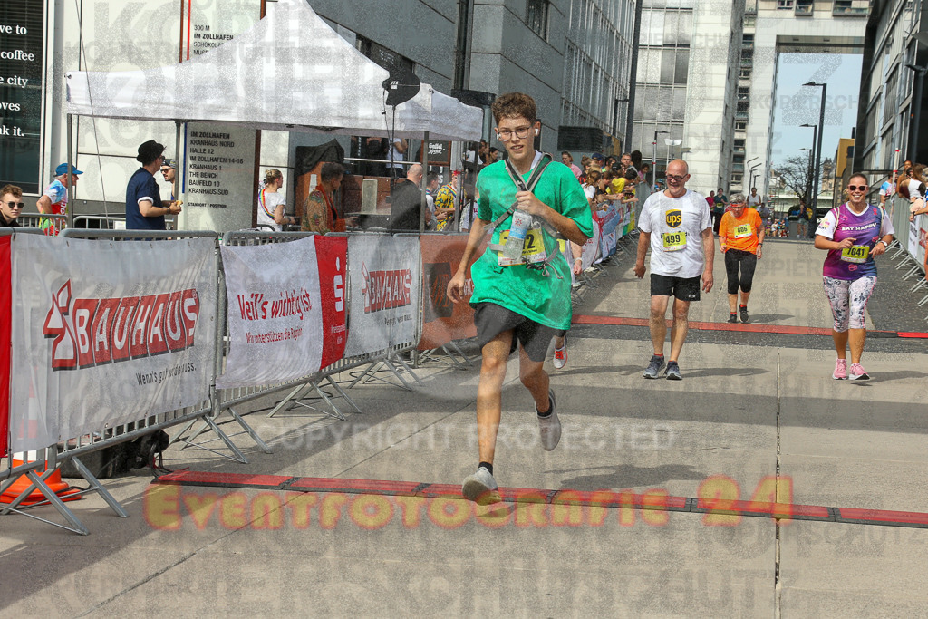 250920_1342_EX1_6253 | Sportfotografie im Rhein-Sieg Kreis, Köln, Bonn, NRW, Rheinland Pfalz, Hessen, etc. Unser Tätigkeitsfeld umfasst den Laufsport vom Volkslauf über den Marathon, Duathlon, Triathon bis zum Ultralauf wie Kölnpfad Ultra oder Schindertrail.