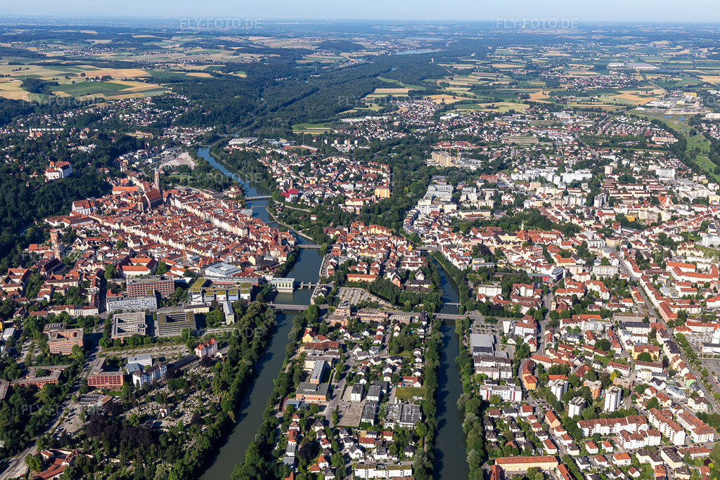 Luftbild:  in Landshut im Bundesland Bayern in Deutschland. – Foto: IMG_133072.jpg vom 03.07.2022 durch Werner Riehm/FLY-FOTO.de – Auflösung des Originals: 5472 x 3648 px – Stadt Landshut