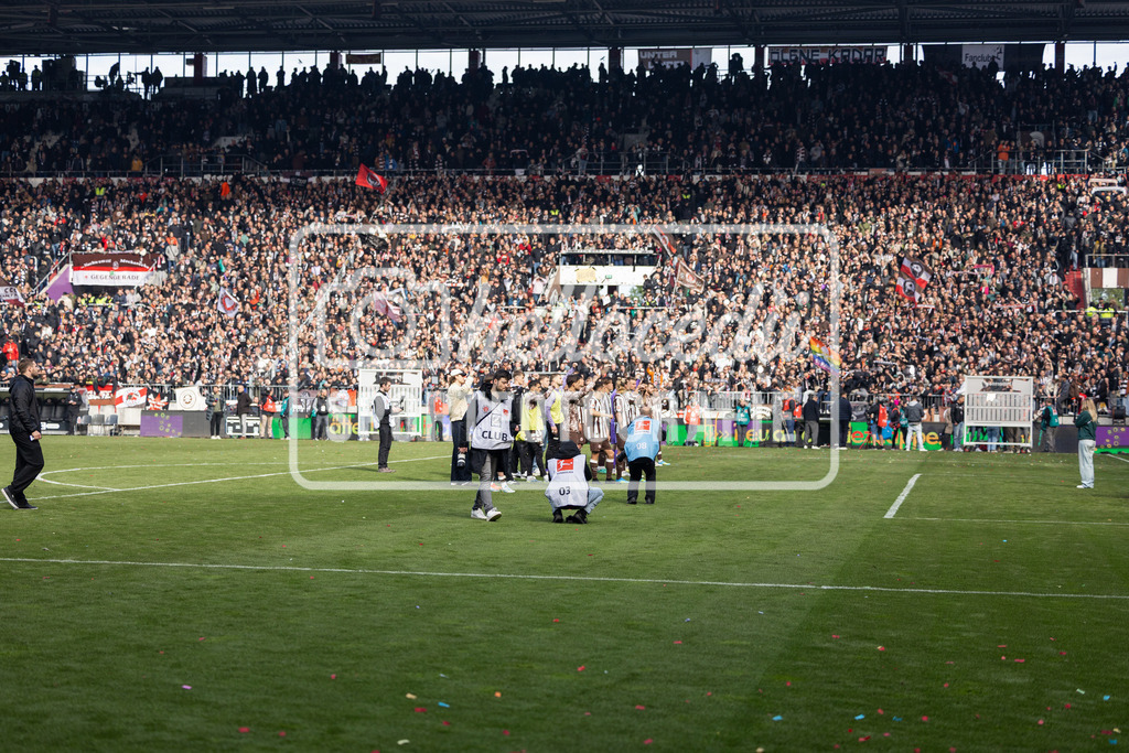 Fußball I Männer I Saison 2025-2026 I Bundesliga I FC St. Pauli - VfL Wolfsburg I 12974 | realhellocedii - Realisiert mit Pictrs.com