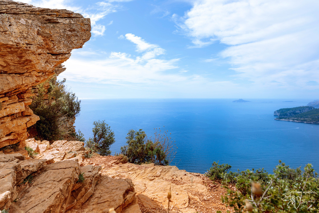 D141 Corniche ou Route des Crêtes, les calanques | Herzlich willkommen auf meiner Seite! Ich bin Elke Wallnisch, Deine Fotografin für lichtstarke Momente. Der Name steht für alles, was mich mit der Fotografie verbindet: Das Licht und seine machtvolle Wirkung auf eine Situation oder unsere Stimmung - Realisiert mit Pictrs.com