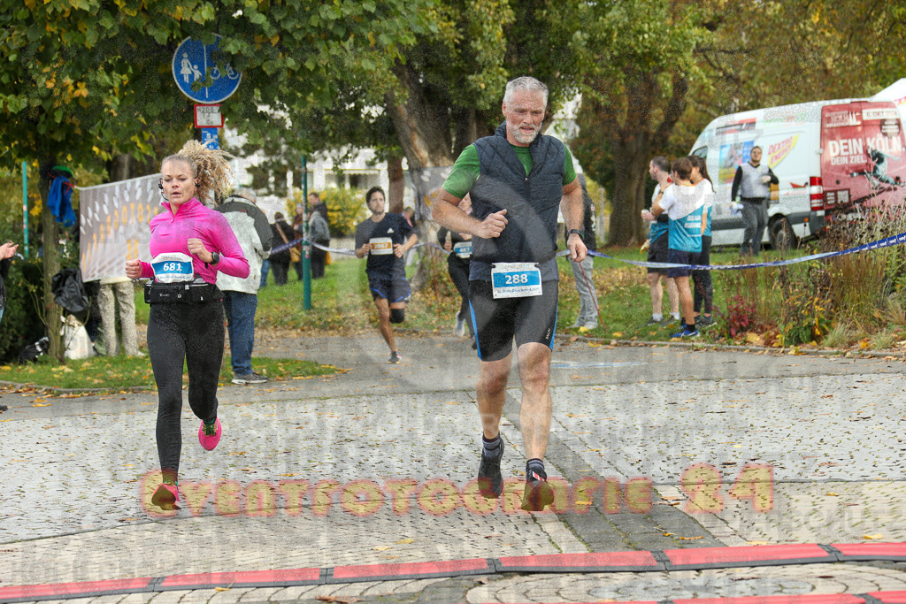 241020_1012_EX1_8118 | Sportfotografie im Rhein-Sieg Kreis, Köln, Bonn, NRW, Rheinland Pfalz, Hessen, etc. Unser Tätigkeitsfeld umfasst den Laufsport vom Volkslauf über den Marathon, Duathlon, Triathon bis zum Ultralauf wie Kölnpfad Ultra oder Schindertrail.