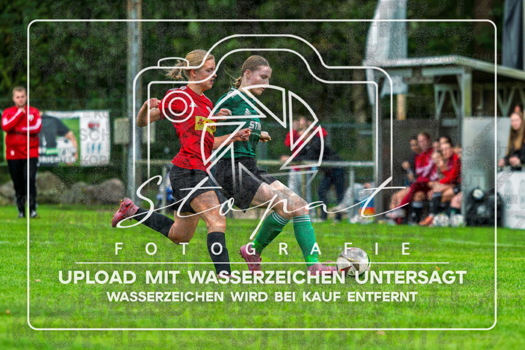 260919-MTVSCT-0062 | v.l. Anna Henkel (MTV Soltau #11), Lenya Mailin Böning (SC Tewel #16); Kreisliga Damen ROW - MTV Soltau vs. SC Tewel am 19.09.2026 in Sportpark Ost, Soltau - Realisiert mit Pictrs.com