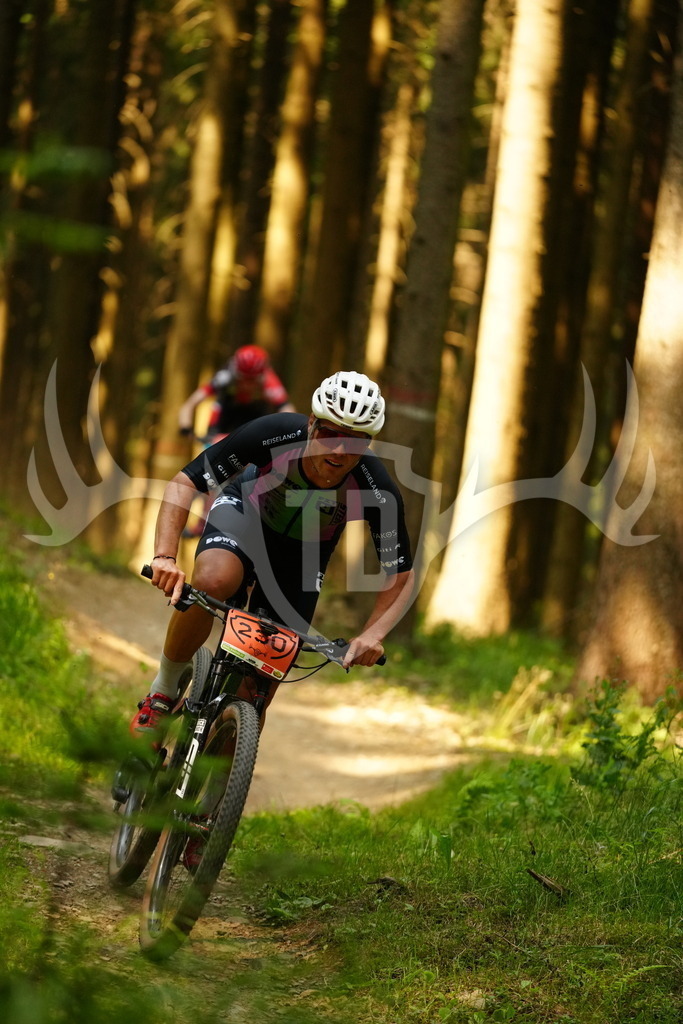 FC102657 | Fotogalerie der Treibjagd im Dunkelwald - Dein MTB Etappenrennen im Erzgebirge - Realisiert mit Pictrs.com