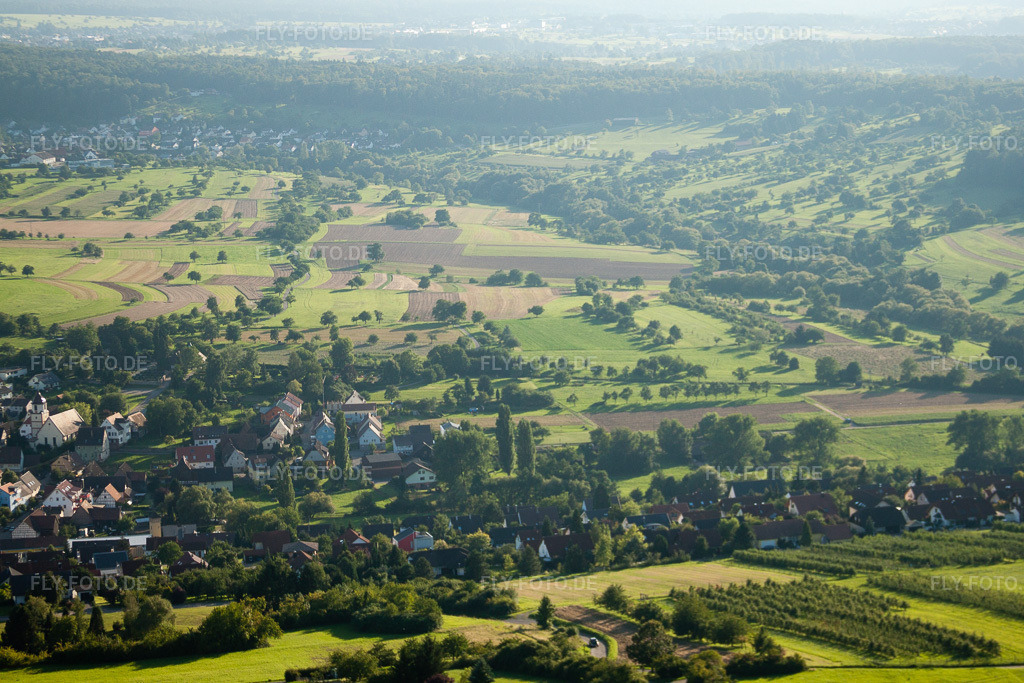 Luftbild: Ortsansicht aus Nordosten im Ortsteil Obernhausen in Birkenfeld im Bundesland Baden-Württemberg in Deutschland. Foto: IMG_32592.jpg vom 21.08.2010 durch Werner Riehm/FLY-FOTO.de