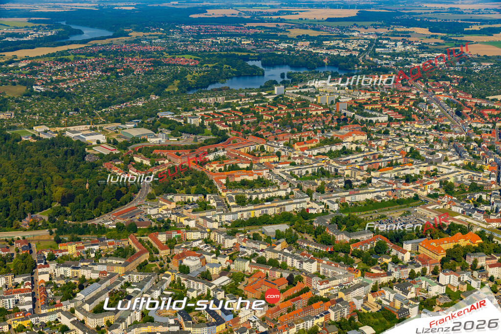 Schöne Luftaufnahme als Geschenk in Paulsstadt Schwerin - Die Luftbildaufnahme wurde 2025 vom UL-Flugzeug heraus erstellt ( keine Drohne ) - Hochauflösende Luftaufnahme -Nicht vergleichbar mit Google Maps oder Satelittenbilder- Die Geschenkidee !Mit Lizenz und Bildrechte bestellbar
