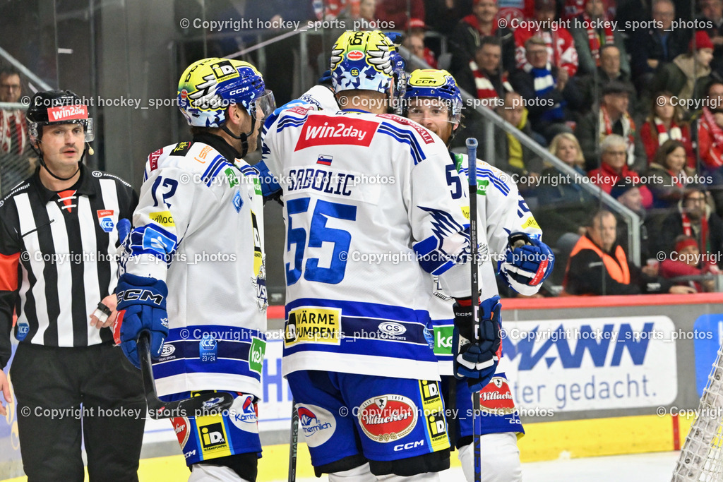 EC KAC vs. EC IDM Wärmepumpen VSV 5.11.2023 | Jubel EC VSV Mannschaft, #72 Hughes John, #55 Sabolic Robert, #16 Hancock Kevin, ZRNIC MILAN Referee