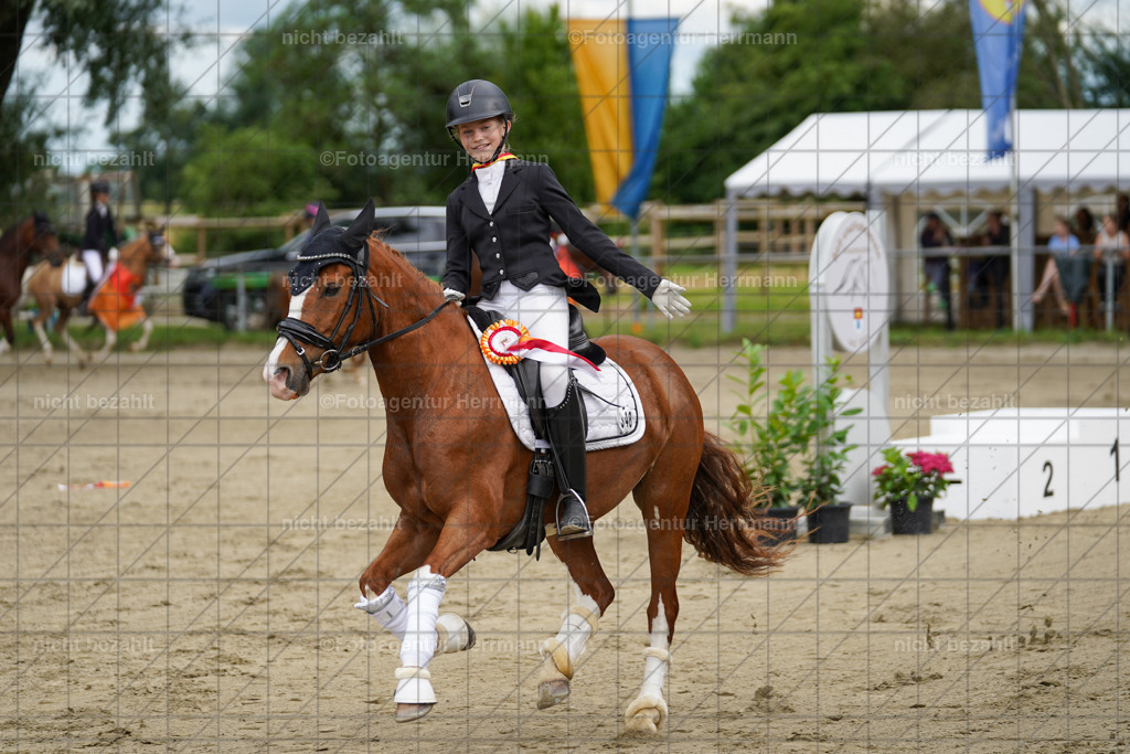 20240630-FAH02600 | Turnierbilder Schwabmünchen, Dressurbilder, Springreitturnier, Reitsportbilder, Turnierfotografen Bayern, Turnierfotograf