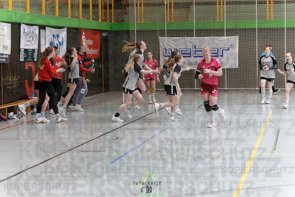 Hessenmeisterschaft wJC - Spiel um Platz 3; TuS Kriftel - SG Schenklengsfeld | Hessenmeisterschaft wJC - Spiel um Platz 3; TuS Kriftel - SG Schenklengsfeld am 22.03.2025 in Biedenkopf (Sporthalle Lahntalschule)Photo © 2025 - Jörg Heinrich - Realisiert mit Pictrs.com