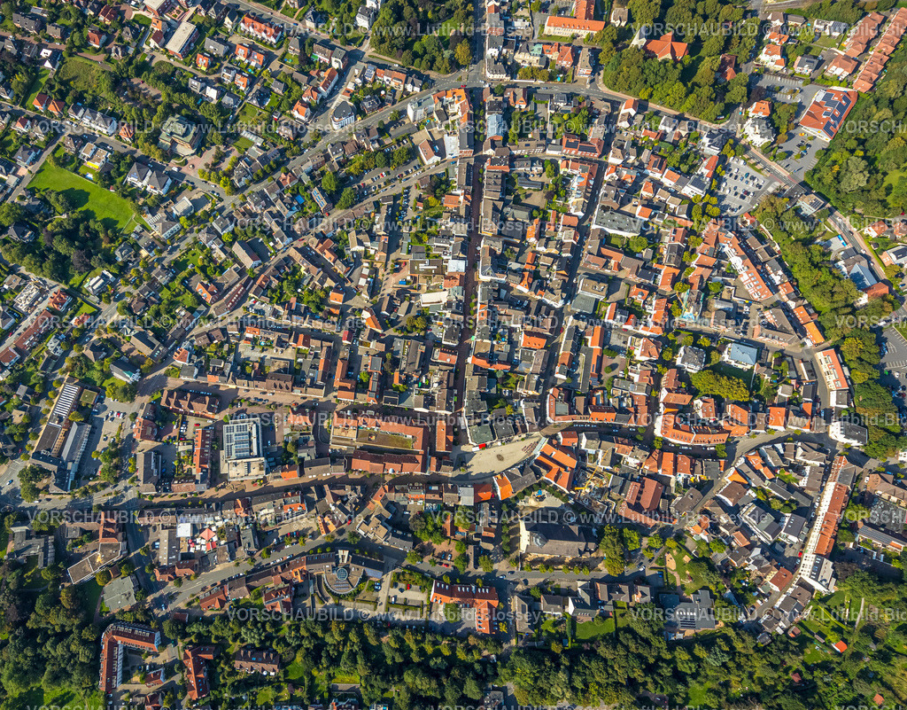 Beckum230804329 | Luftbild, Beckum Zentrum und Wallstraßen, Marktplatz und kath. Kirche St. Stephanus, Beckum, Münsterland, Nordrhein-Westfalen, Deutschland