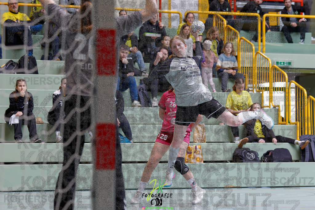 Hessenmeisterschaft wJC - Spiel um Platz 3; TuS Kriftel - SG Schenklengsfeld | Hessenmeisterschaft wJC - Spiel um Platz 3; TuS Kriftel - SG Schenklengsfeld am 22.03.2025 in Biedenkopf (Sporthalle Lahntalschule)Photo © 2025 - Jörg Heinrich - Realisiert mit Pictrs.com