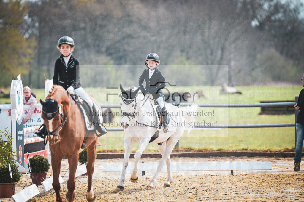 DOS_6460 | Entdecke hochwertige Reitturnierfotos von Foto Oger. Professionell, emotional und authentisch – jetzt Lieblingsmomente im Shop bestellen.Deutschlandweite Turnierfotografie. - Realisiert mit Pictrs.com