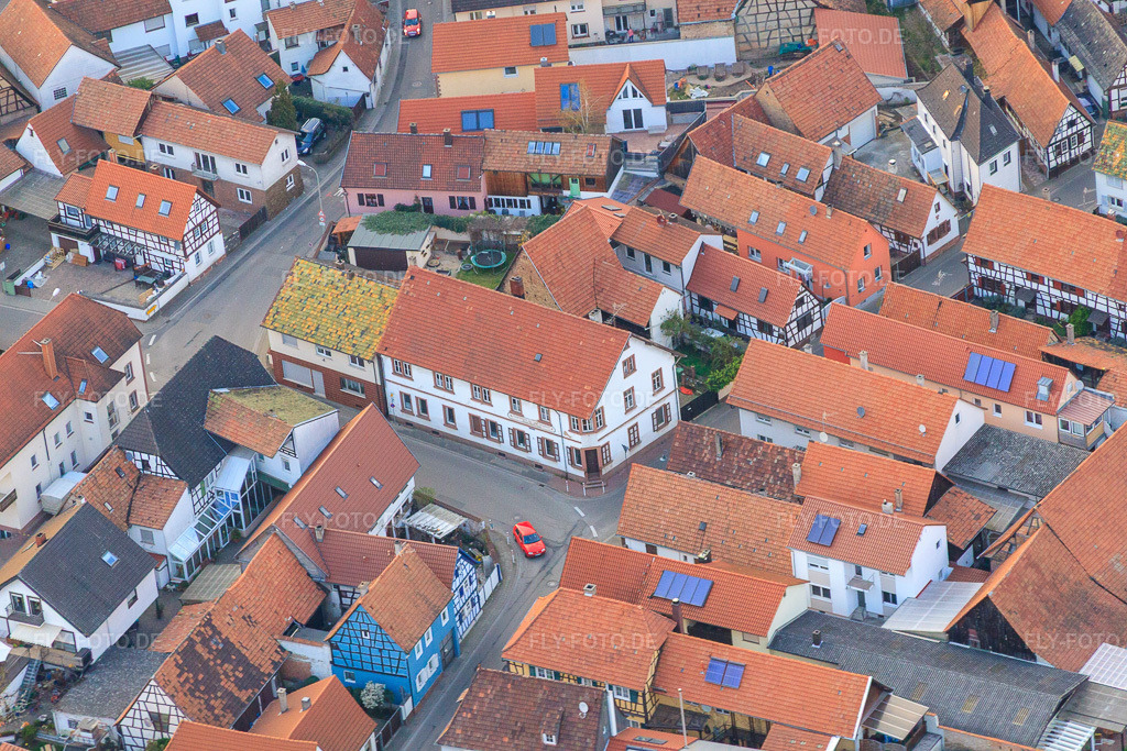 Luftbild: Ludwigstraße x Bahnhofstr in Jockgrim im Bundesland Rheinland-Pfalz in Deutschland. Foto: IMG_63464.jpg vom 28.03.2014 durch Werner Riehm/FLY-FOTO.de