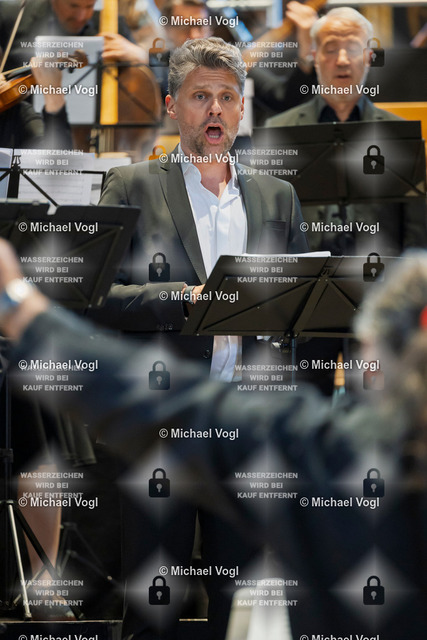 TAM25_K.11__Michael-Vogl_012_7629 | Tage Alter Musik Regensburg K.11 Dreieinigkeitskirche Ars Antiqua Austria (Österreich) St. Florianer Sängerknaben (Österreich) Splendor Austriae Höfischer Prunk in geistlichen Werken B.A. Aufschnaiter: Missa Laetemurine & H.I.F. Biber: Vesperae à 32 Franz Farnberger Einstudierung Gunar Letzbor Solovioline, Leitung Foto: Michael Vogl