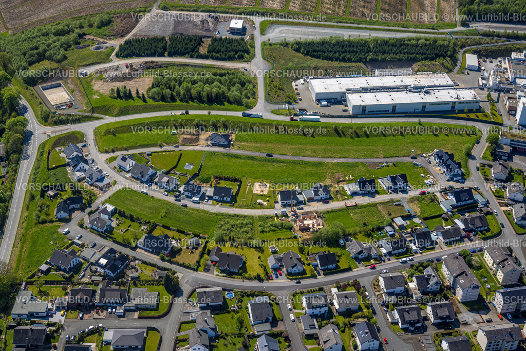 Bestwig230501108 | Luftbild, Ortsansicht Velmede, Gewerbegebiet Kapellenstraße, Howmet Aerospace Tital GmbH, Neubaugebiet Thomas-Mann-Straße, Bestwig, Sauerland, Nordrhein-Westfalen, Deutschland