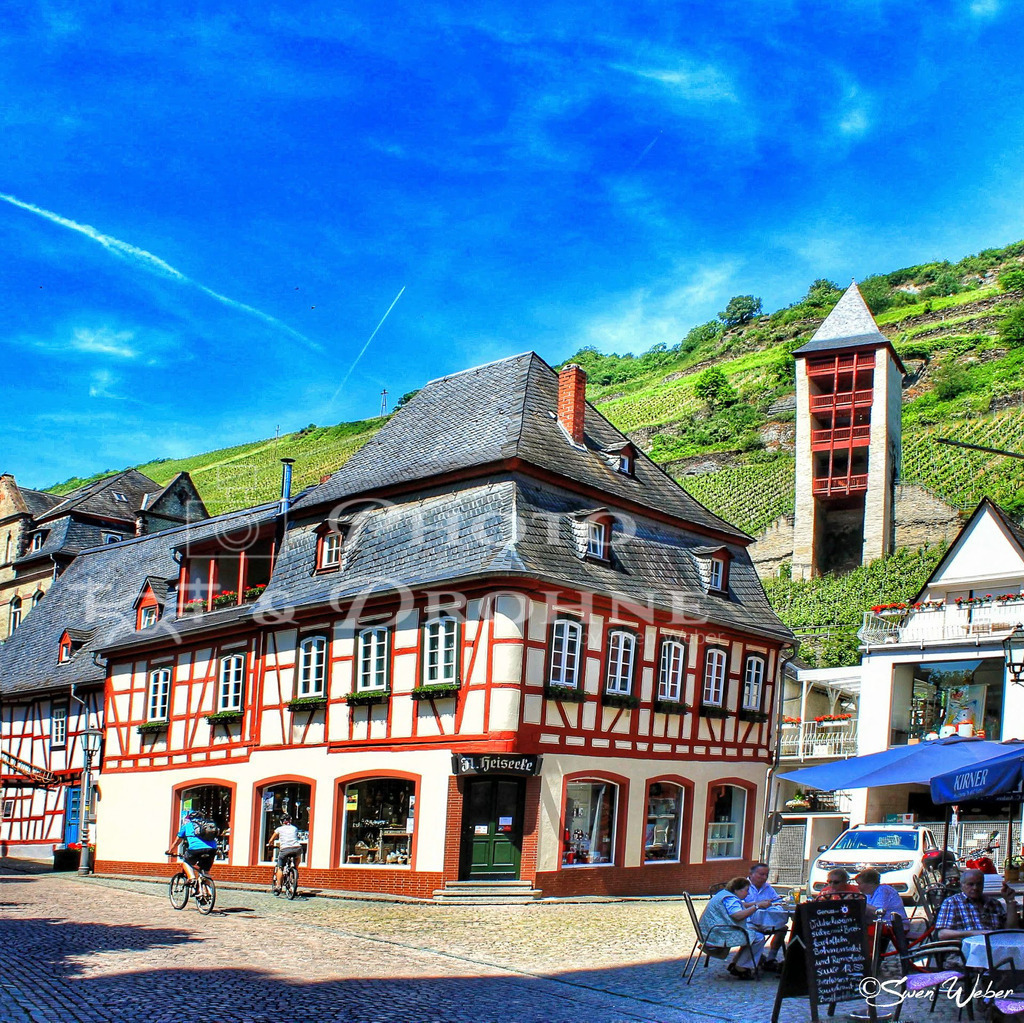 Bacharach-02 | Das Örtchen BAcharach ist weltweit als pitoreske Fachwerkstadt bekannt. Aber auch einige der mittelalterlichen Türme haben es in die Jetzt-Zeit geschafft. Der Postenturm kann von Bacharach zu Fuß erreicht und auch bestiegen werden. - Realisiert mit Pictrs.com