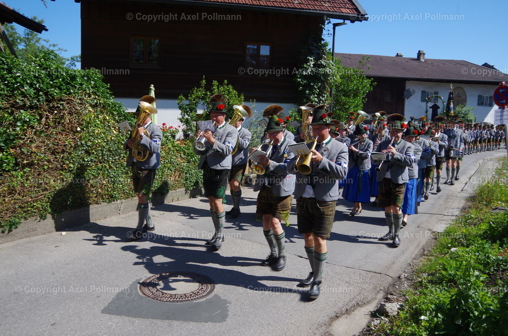 IMGP5555 | fotografiert von Axel PollmannLeonhardi Wallfahrt Benediktbeuern und Murnau, Fronleichnam, Fasching, Landschaft im Loisachtal und Benediktbeuern  - Realisiert mit Pictrs.com