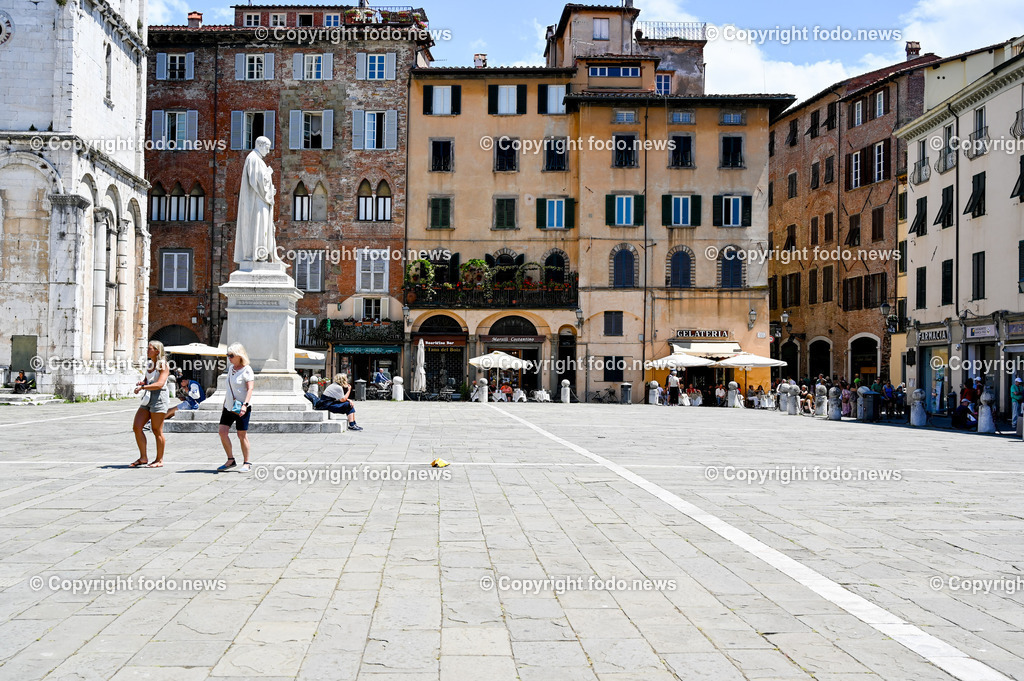 Italien_ Toscana_ Lucca_ 29.05.2024-50 | 29.05.2024, Italien, ITA, Toskana, Lucca im Bild Stadtansichten, Gebäude, Architektur, Touristen, Historisch, Souvenier, 


Lucca ist die Hauptstadt der Provinz Lucca in der Toskana. Sie liegt im Tal des Flusses Serchio etwa 20 km nordöstlich von Pisa und 20 km östlich der toskanischen Küste
Quelle: Wikipedia
