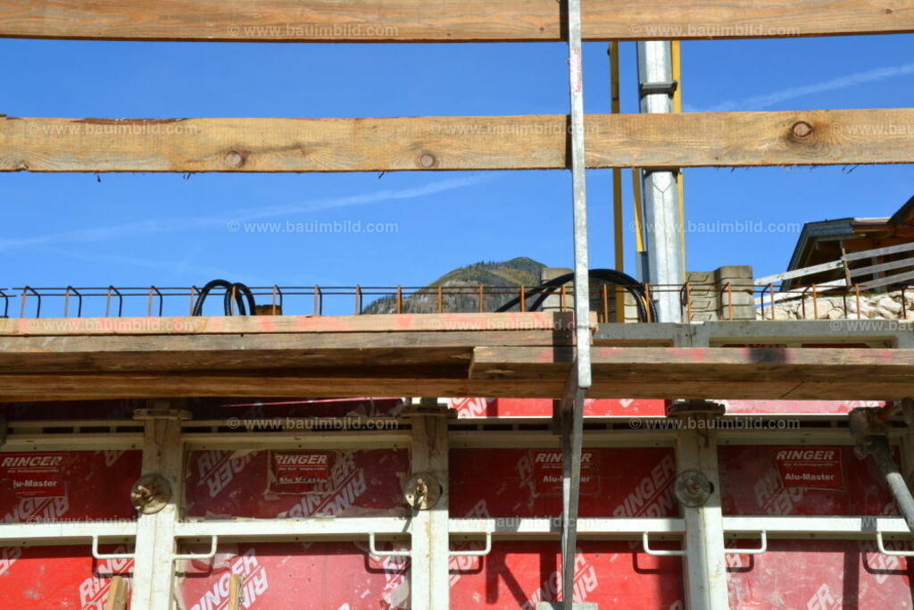bib-lg04-betonarbeiten-0620 | Nach LV-Leistungsgruppen sortierte Detailfotos über den Bau eines Hauses. Alle Hausbau-Bilder direkt vom Urheber und Autor der Website Haus-Selber-Bauen.com
