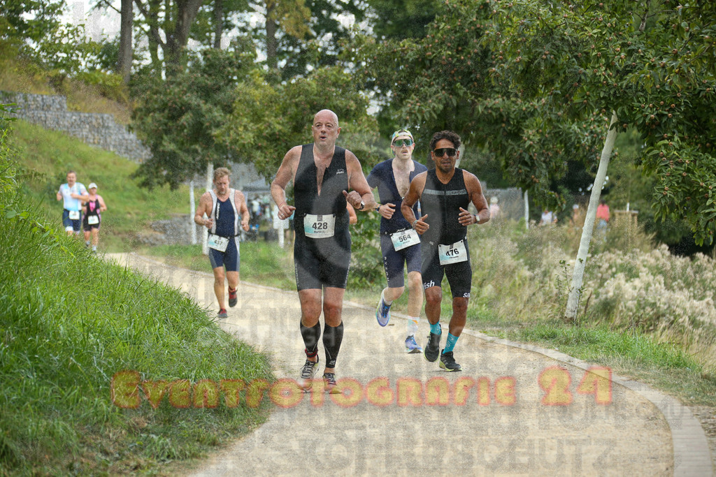 250824_1400_EX1_4568 | Sportfotografie im Rhein-Sieg Kreis, Köln, Bonn, NRW, Rheinland Pfalz, Hessen, etc. Unser Tätigkeitsfeld umfasst den Laufsport vom Volkslauf über den Marathon, Duathlon, Triathon bis zum Ultralauf wie Kölnpfad Ultra oder Schindertrail.