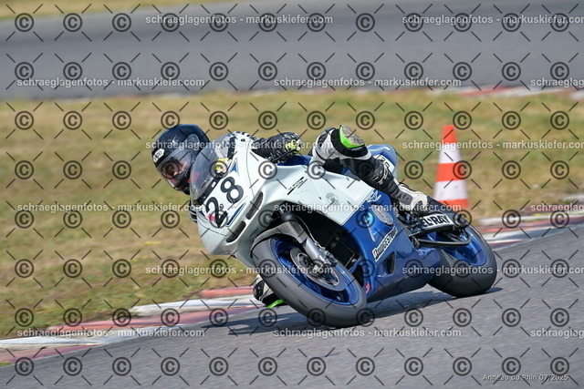 25bt04-1720 | markuskiefer.com - Realisiert mit Pictrs.com