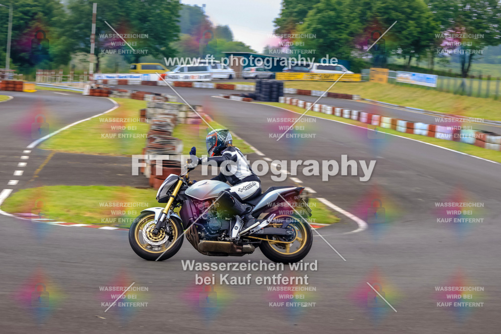 OBK-5681 | Hier findet Ihr Bilder von Touristenfahrten auf der Nürburgring Nordschleife oder von anderen Veranstaltungen die ich besucht habe. Viel Spass beim Durch Schauen 