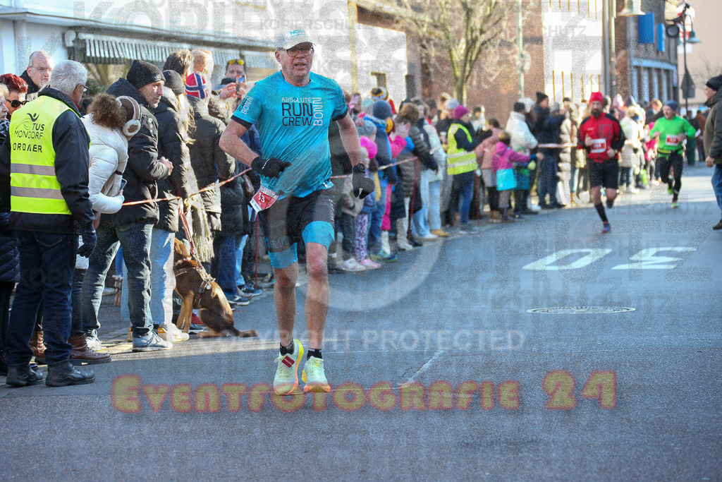 241201_1229_EX1_2317 | Sportfotografie im Rhein-Sieg Kreis, Köln, Bonn, NRW, Rheinland Pfalz, Hessen, etc. Unser Tätigkeitsfeld umfasst den Laufsport vom Volkslauf über den Marathon, Duathlon, Triathon bis zum Ultralauf wie Kölnpfad Ultra oder Schindertrail.