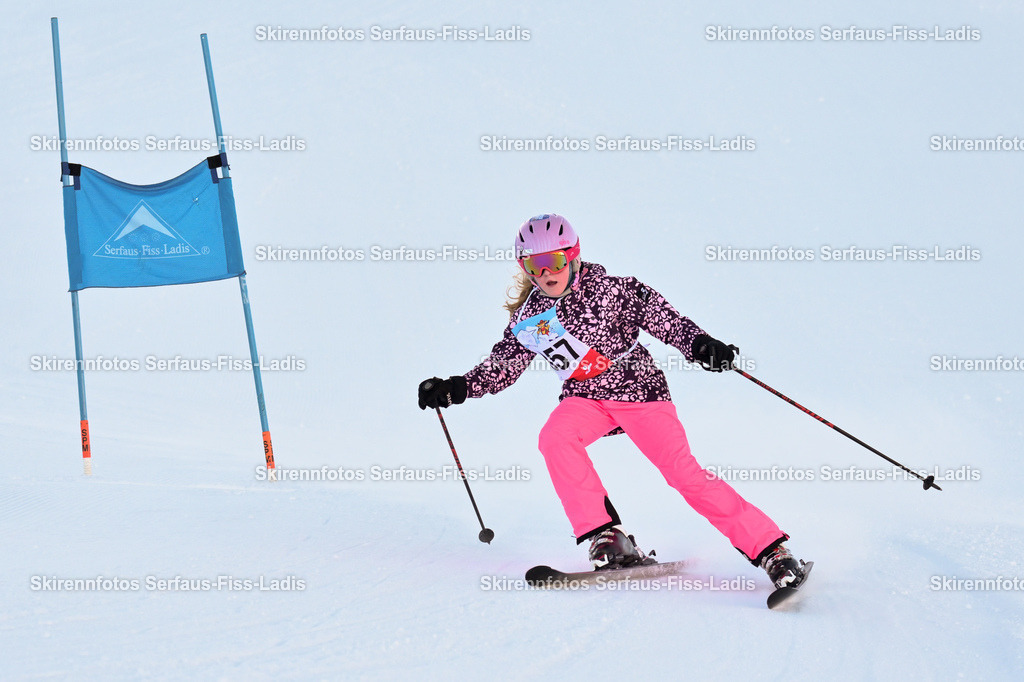 SRF_25.12.2025_0184 | Skirennfotos,Serfaus,Fiss,Ladis,Kinderskirennen,Winter,Tirol,Oberland,skirace,SFL,feelfree,weil wir's genießen,ski,Ski,skifahren,Sonnenplateau, - Realisiert mit Pictrs.com