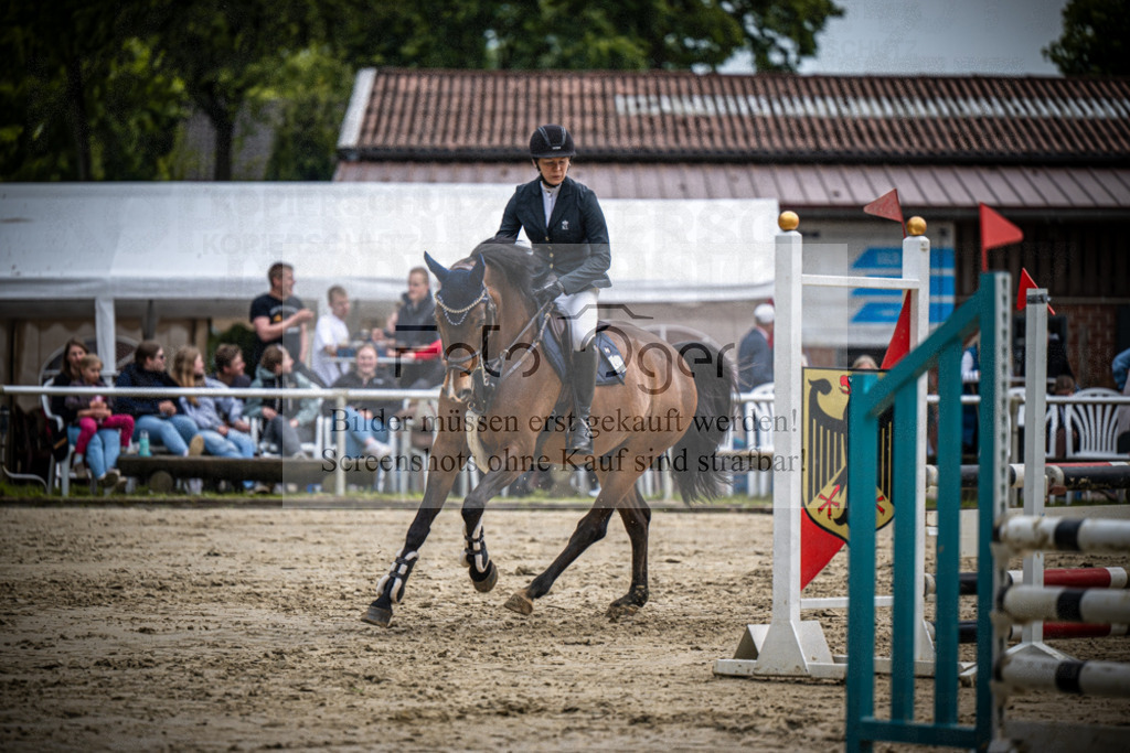 DOS_1058 | Reitturnier Venne - Realisiert mit Pictrs.com