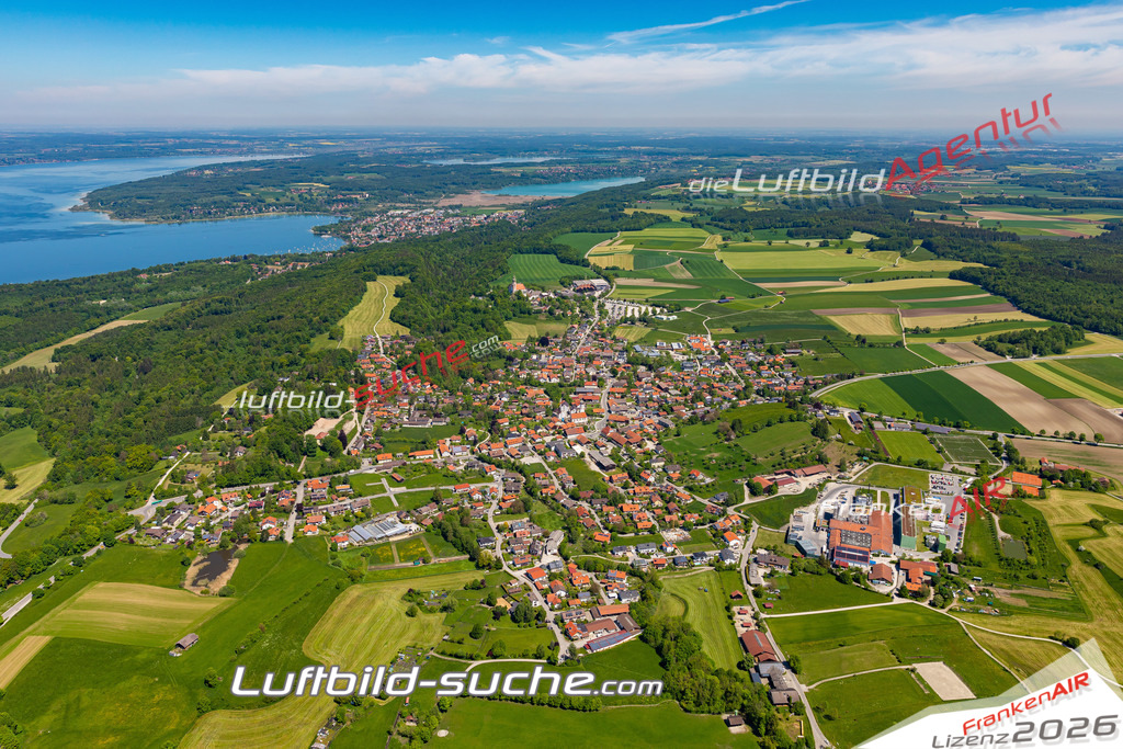 Aktuelles Luftbild von  Andechs - Die Luftaufnahme wurde 2021 mittels UL-Flugzeug erstellt ( keine Drohne ) - hochauflösende Kamera-Systeme von  Canon -Beste Qualität - Für grossformatige Ausdrucke geeignet. Die Geschenkidee !