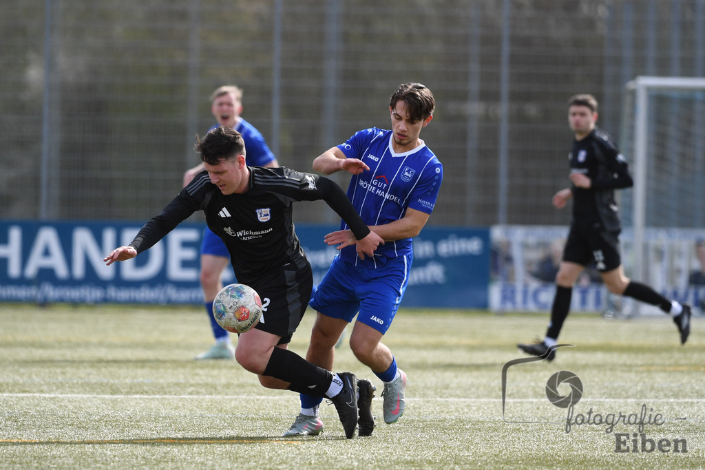 FC Rastede-VFl Stenum | Herren Bezirksliga 2; FC Rastede (blau)-VFL Stenum (schwarz) am 29.03.2026 in Rastede (Sportanlage Köttersweg), Photo: Philip Eiben 2026 - Realisiert mit Pictrs.com