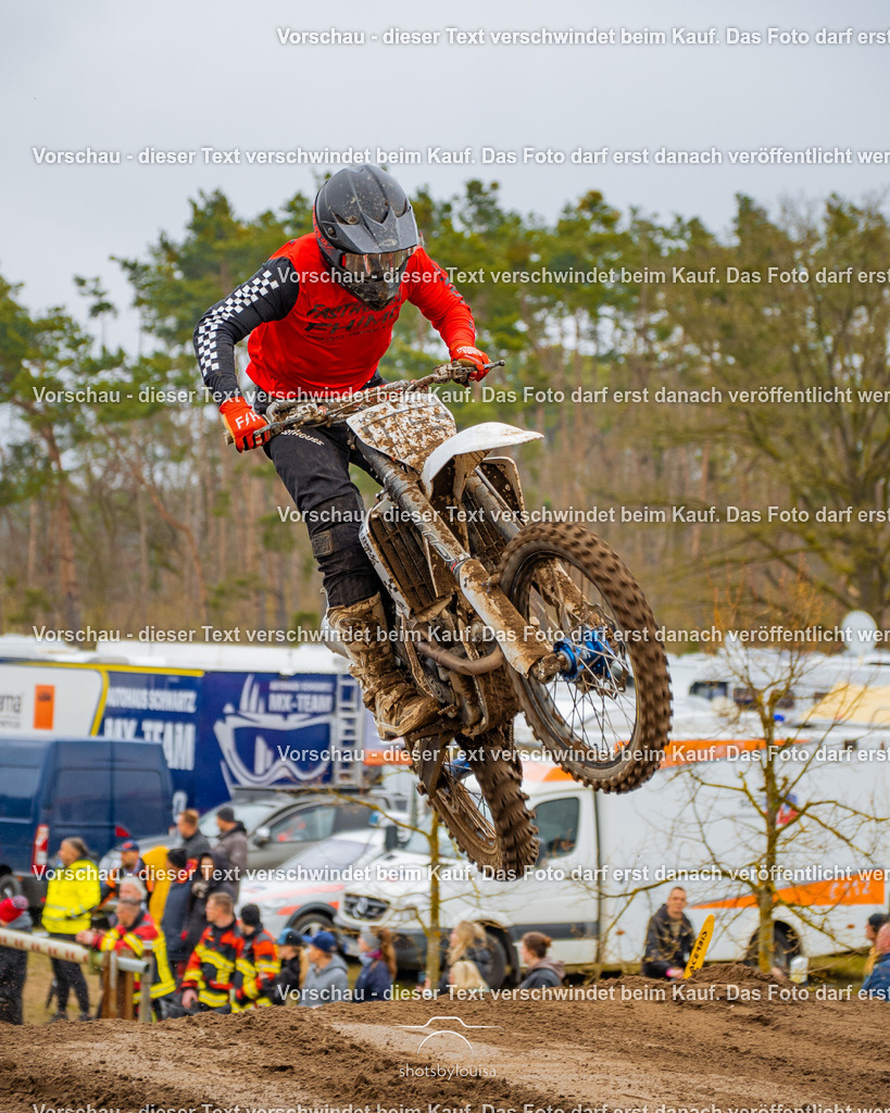 20260412_MCCBensdorf-0484 | Sportfotografin aus Berlin-Brandenburg mit Fokus auf Motocross. Ich halte deine sportliche Leistung und echte Emotionen auf und neben der Strecke professionell fest. Entdecke die Fotos von deinem Rennen und bestelle sie direkt hier im Shop.