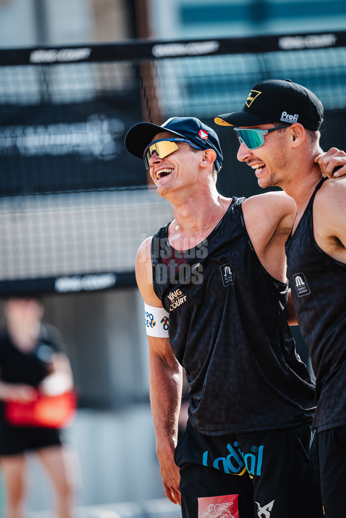 Beachvolleyball | Männer | Queen and King of the Court | Hamburg | 30.05.2024 | Jubel bei Philipp Waller (links, AUT) und Mathias Seier (rechts, AUT)