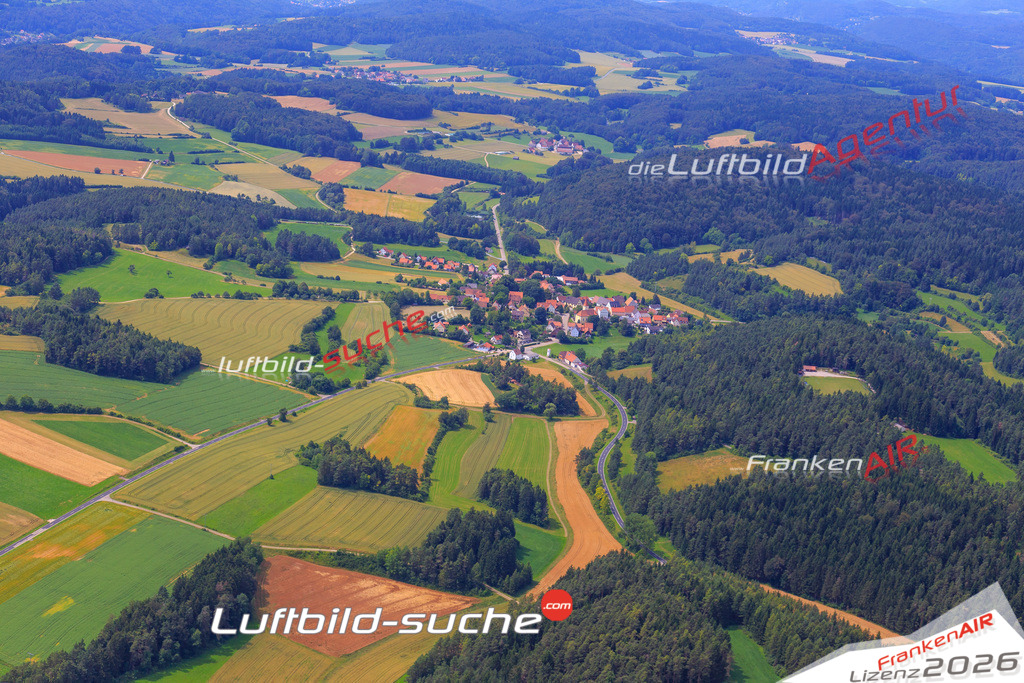 Die Luftaufnahme Fuernried - Birgland wurde vom UL-Flugzeug (keine Drohne) aus fotografiert.Hohe Druck- Auflösung-die Geschenkidee!
