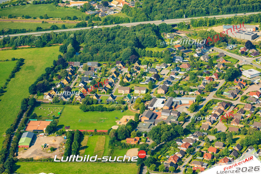 Luftaufnahme Weding Handewitt - Die Luftaufnahme wurde 2025 vom UL-Flugzeug heraus erstellt ( ohne Drohne ) - Hochauflösende Luftaufnahme - für professionelle Ausdrucke geeignet. Die Geschenkidee !Mit Lizenz und Bildrechte bestellbar