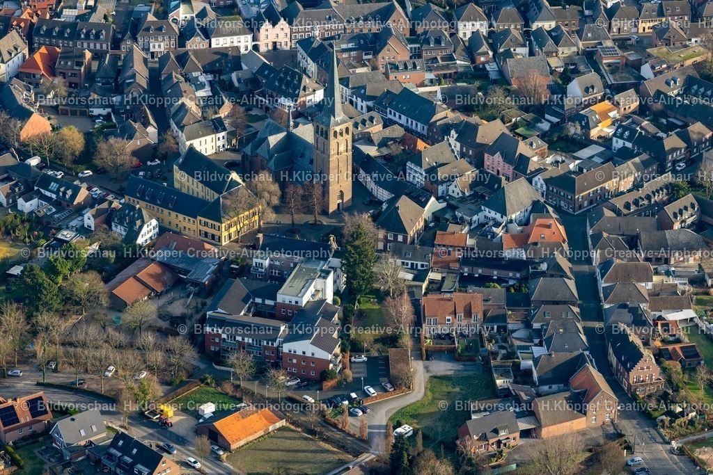 Luftbild Wachtendonk-8426 | Luftbildfotografie Kirchengebäude " Église Saint Michel " in Wachtendonk im Bundesland Nordrhein-Westfalen, Deutschland - Realisiert mit Pictrs.com