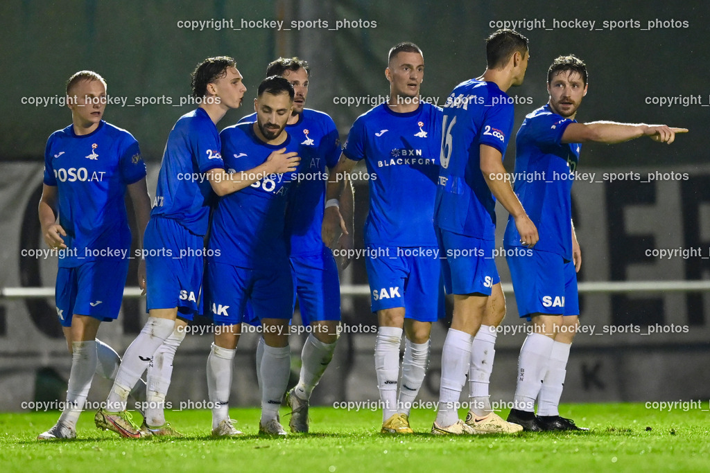 SAK vs. SV Donau  | #16 Sebastian Hertelt SAK, #24 Zoran Vukovic SAK, Jubel SAK Mannschaft, #6 Toni Dullnig SAK, #14 Nace Erzen SAK, #10 Yosifov Svetlozar Angelov SAK, SAK vs. SV Donau , SAK vs. SV Donau  am 27.09.2024 in Klagenfurt (Sportpark Welzenegg), Austria, (Photo by Bernd Stefan)