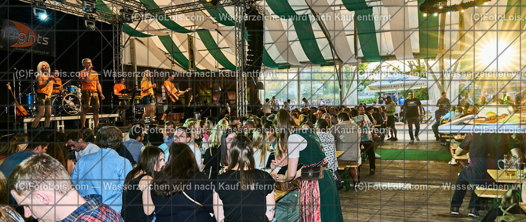 ALP5167_VOLKSFEST_Bieranstich_ bei Sonnenuntergang | (C)FotoLois.com, Alois Spandl, BIERANSTICH im Festzelt beim WIESELBURGER VOLKSFEST mit den TSCHECHEN als Vorband und dem Auftritt von Die HIGHLIGHTS, Mi 28. Juni 2023.