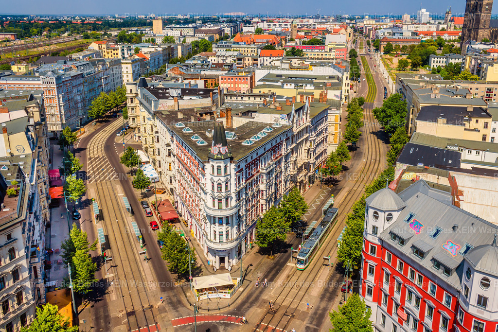 Magdeburg Hasselbachplatz Plättbolzen-0271 | Aktuell wird im City Carrè die Ausstellung "Magdeburg von ganz oben" mit Luftbildern der Stadt präsentiert. Diese Ausstellung zeigt Luftaufnahmen der Stadt, die die Entwicklung Magdeburgs über die Jahre dokumentieren.&nbsp; Die Ausstellung "Magdeburg von ganz oben" läuft vom 5. bis 30. Mai 2025
 - Realisiert mit Pictrs.com